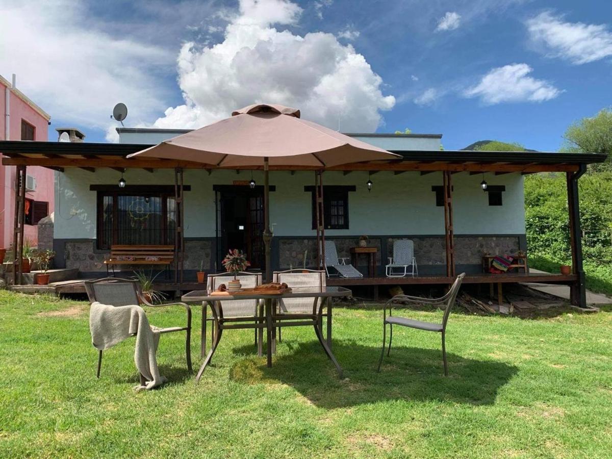 Hostal Isabella Tafí del Valle Esterno foto